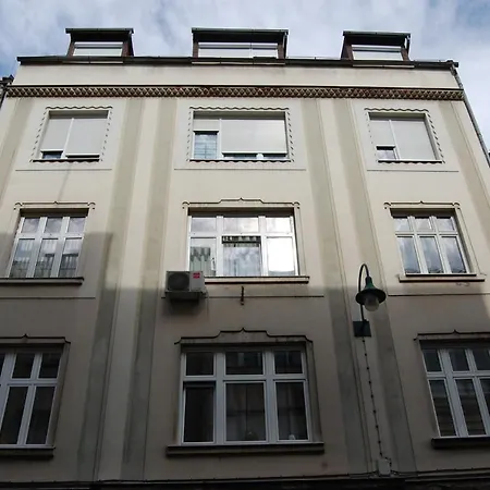 Spacious Prime Apartman *